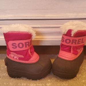 NEVER WORN Sorel toddler size 5 snow boots